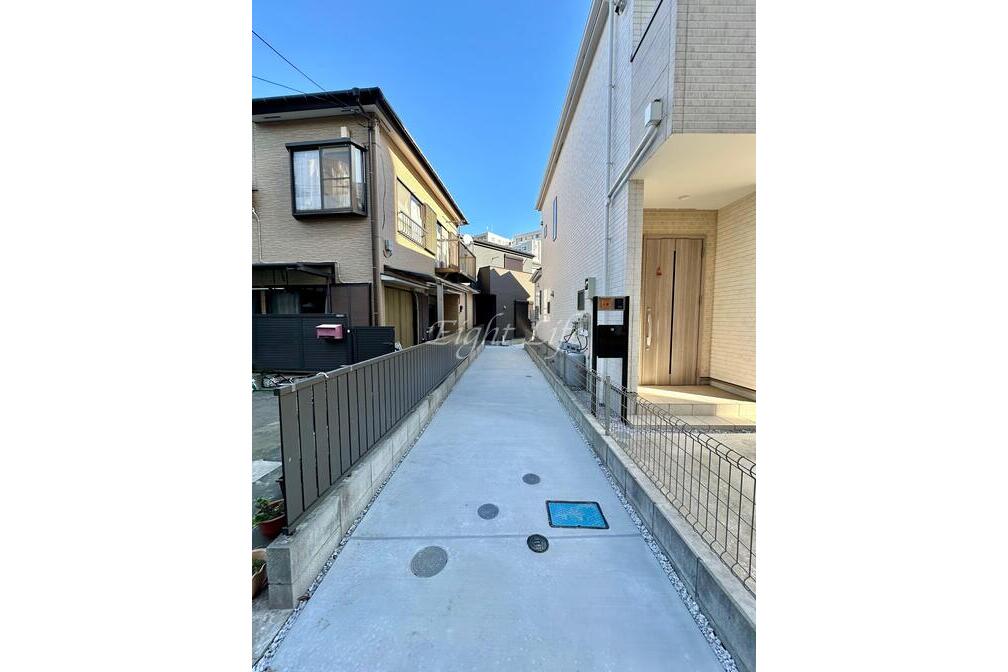 衣笠栄町1丁目B棟【新築戸建】