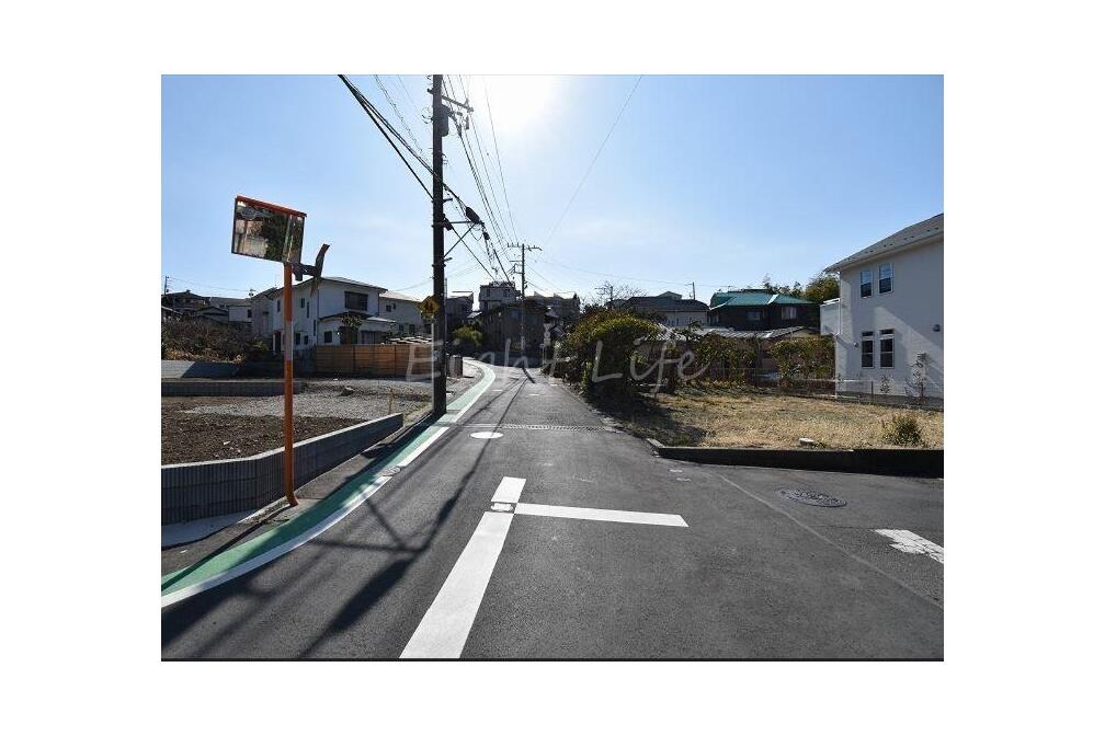 葉山町一色建築条件無し売地【2区画】