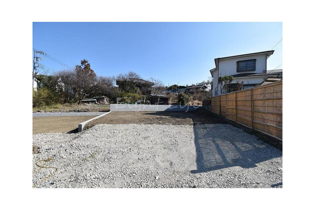 葉山町一色建築条件無し売地【2区画】