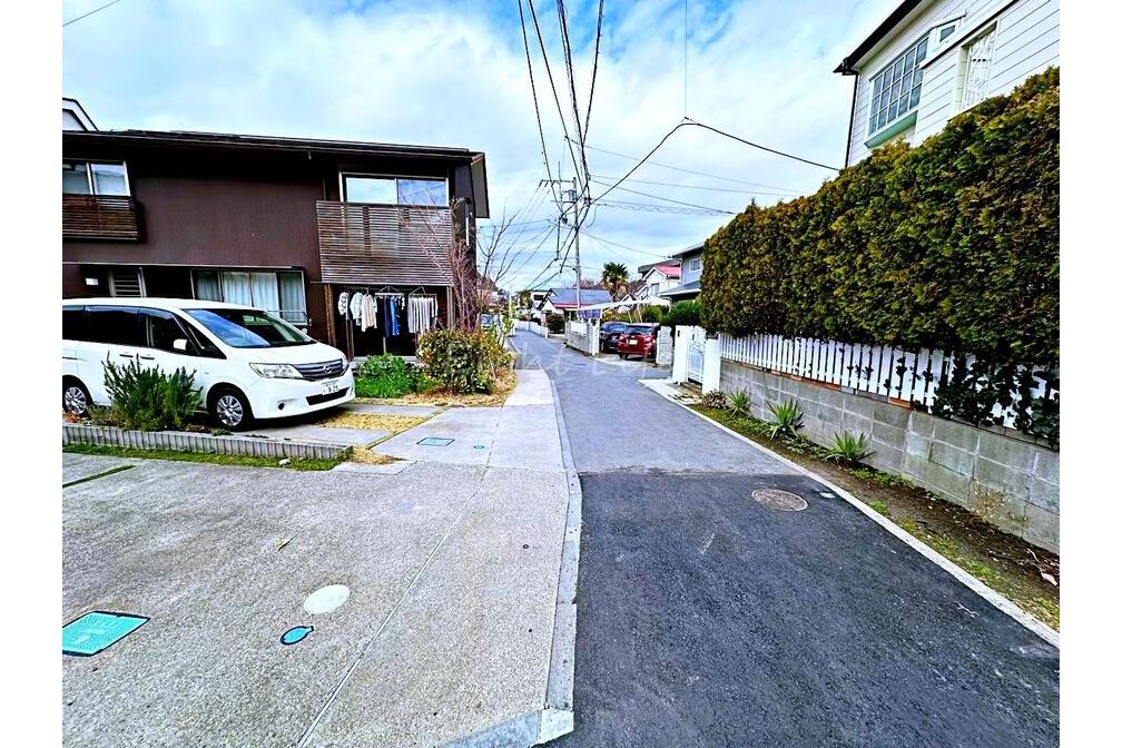 三浦郡葉山町一色売地　「建築条件無し」