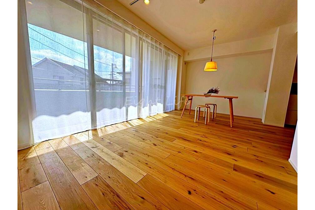 プラハ鎌倉材木座　２階部分